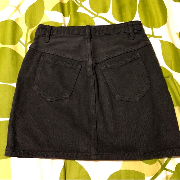 Brandy Melville Mini Skirt -NWT - Picture 4 of 5